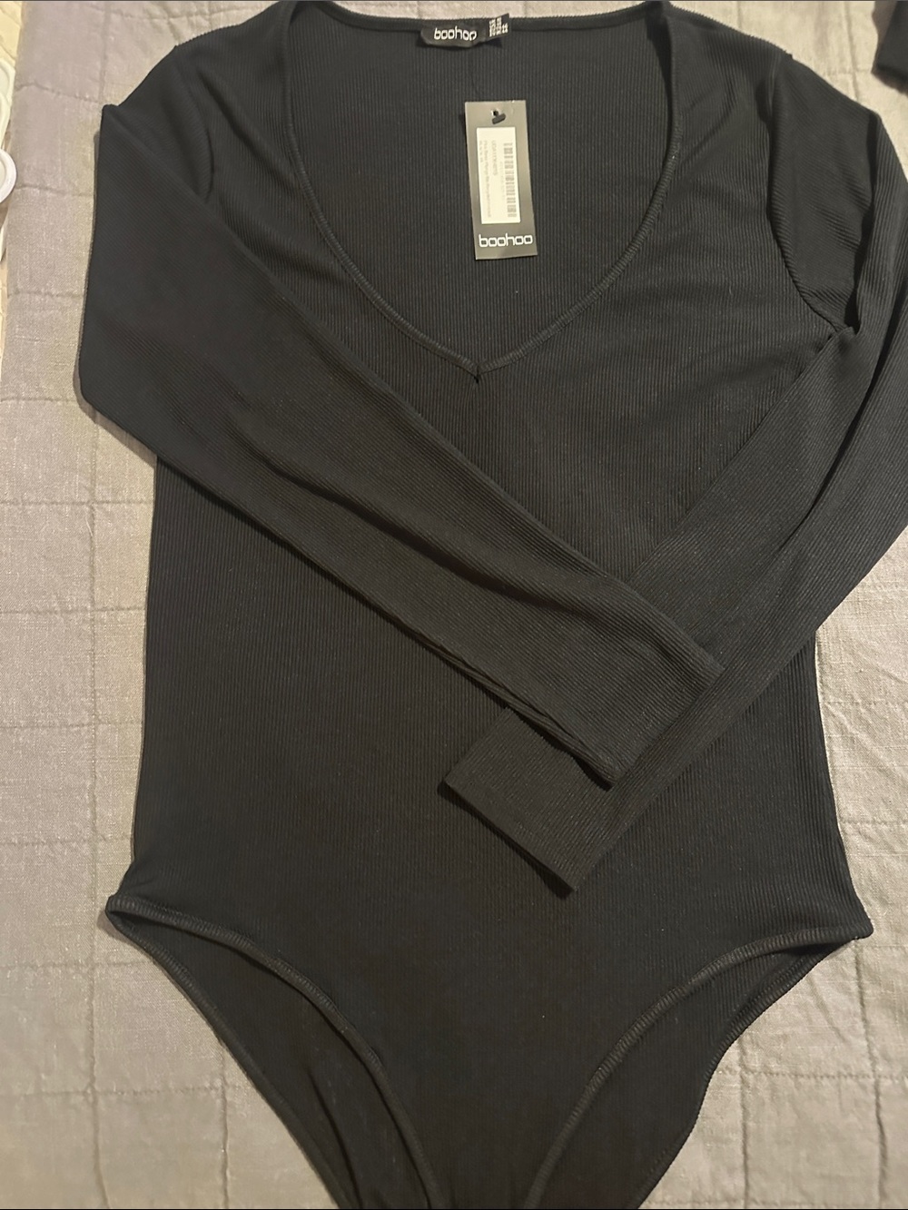 Boohoo Black Ribbed V-Neck Long Sleeve Bodysuit (New)